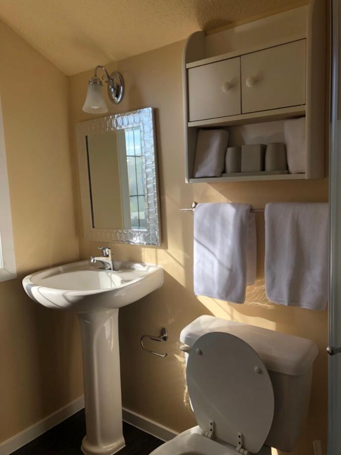 Jason House - Immaculate Suites In A Quiet Seaside Neighbourhood Near Uvic Victoria Zewnętrze zdjęcie